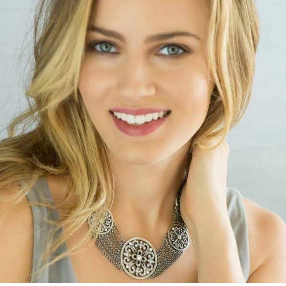 BNIB Touchstone Crystal by Swarovski Angelique Collar Necklace (45% off MSRP)